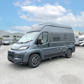 Hymer Ayers Rock Campervan 2559 - Exterior Front Left