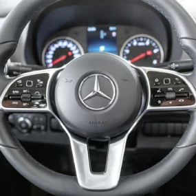 Hymer B-MC I 580 Motorhome - Cab Steering Wheel