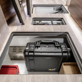 Hymer B-MC I 580 Motorhome - Internal Storage