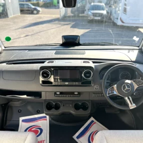 Hymer B-MC I 600 Whiteline Motorhome 7045 - Cab Dash