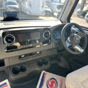 Hymer B-MC I 600 Whiteline Motorhome 7045 - Cab Dashboard