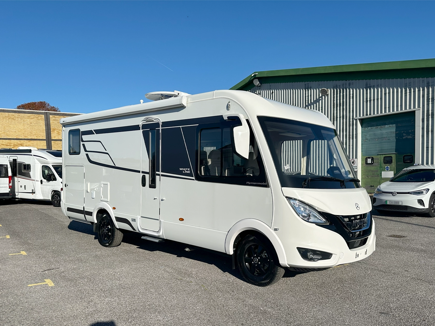 Hymer B-MC I 600 Whiteline Motorhome 7045 - Exterior Front Right