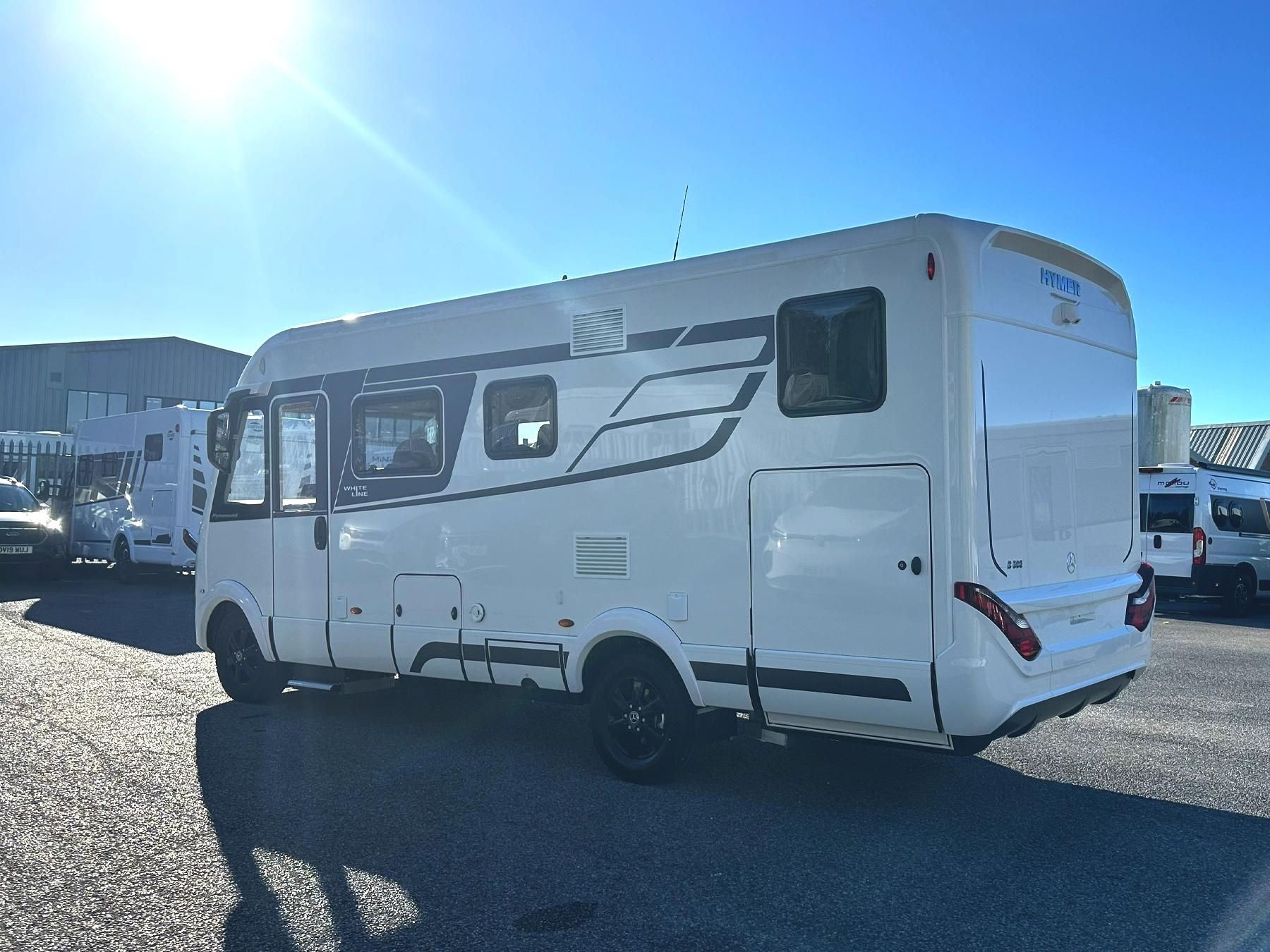Hymer B-MC I 600 Whiteline Motorhome 7045 - Exterior Rear Left
