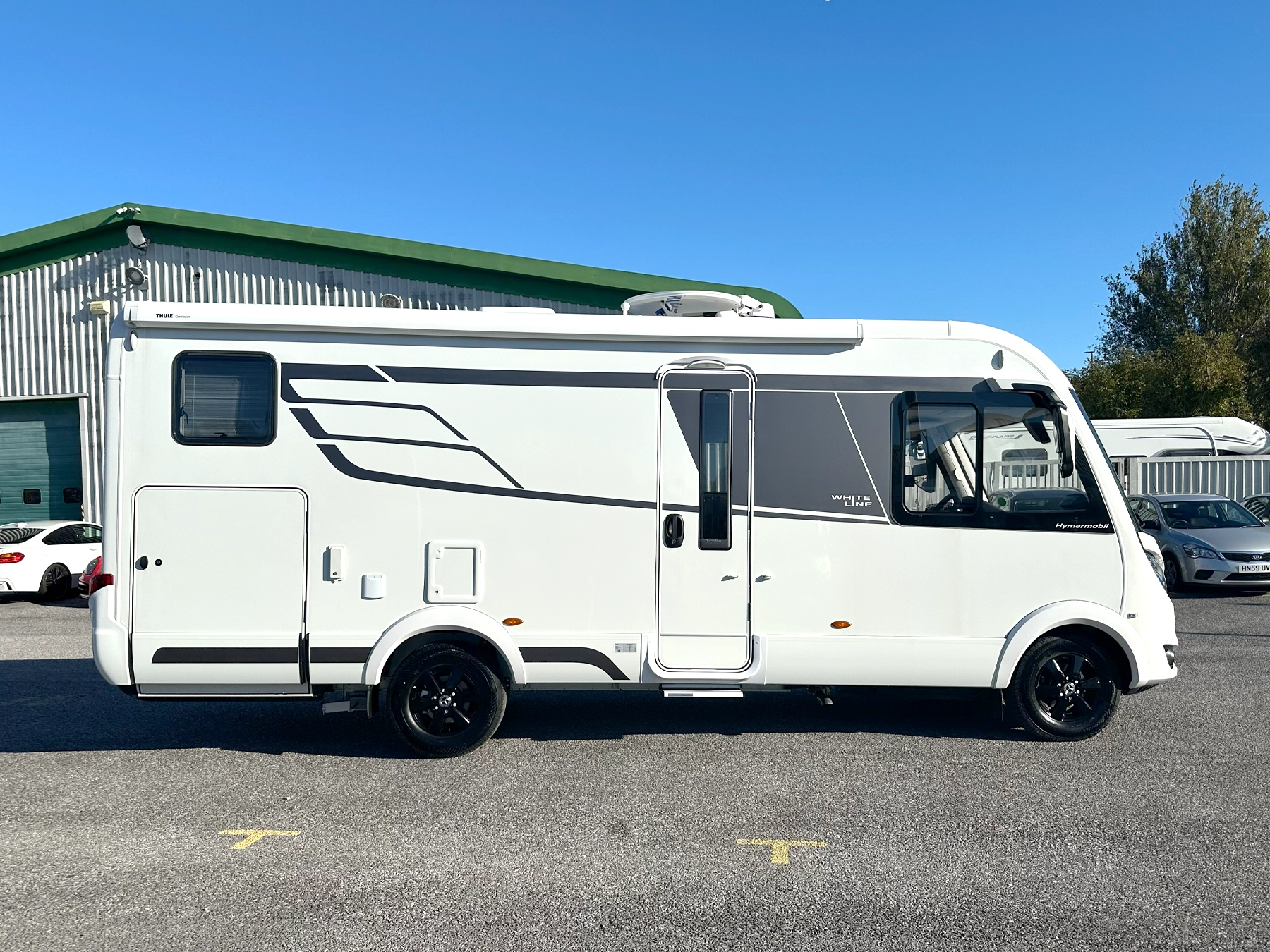 Hymer B-MC I 600 Whiteline Motorhome 7045 - Exterior Right