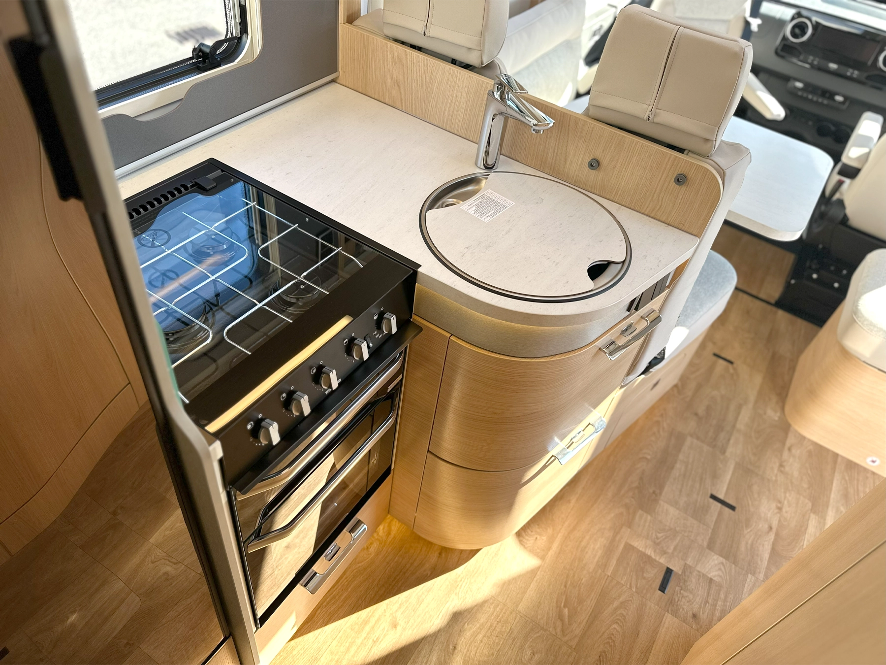 Hymer B-MC I 600 Whiteline Motorhome 7045 - Kitchen