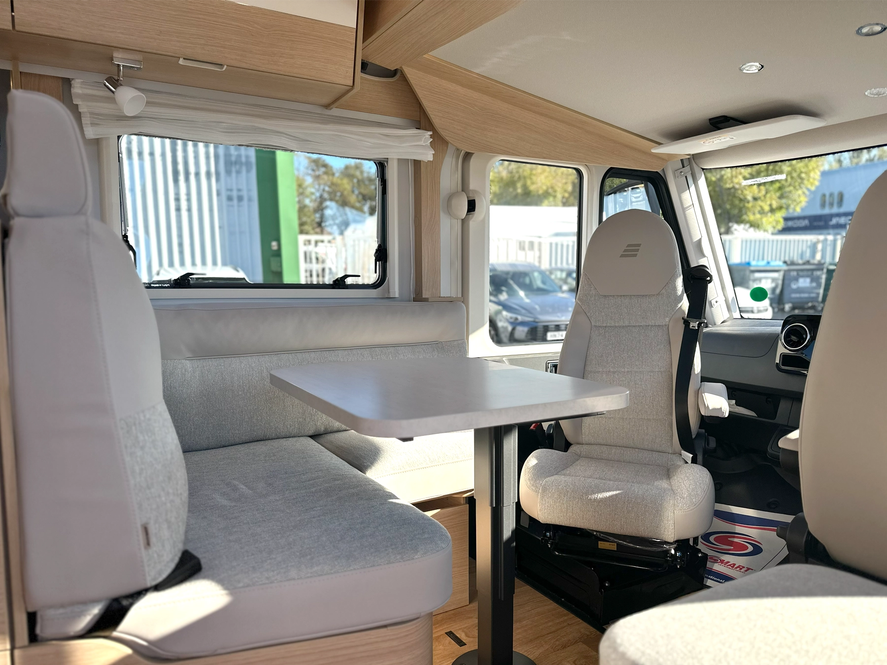 Hymer B-MC I 600 Whiteline Motorhome 7045 - Lounge