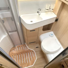 Hymer B-MC I 600 Whiteline Motorhome 7045 - Washroom