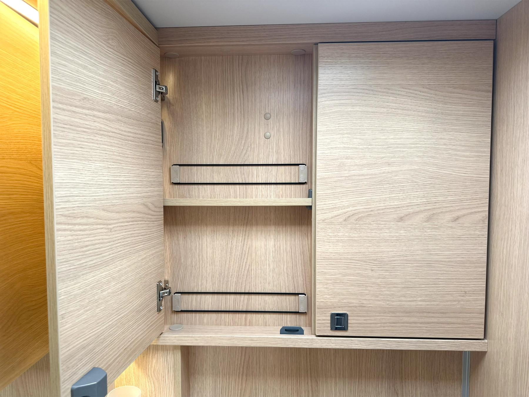 Hymer B-MC I 600 Whiteline Motorhome 7045 - Washroom Cabinet