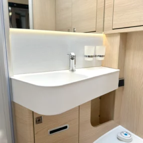 Hymer B-MC I 600 Whiteline Motorhome 7045 - Washroom Sink