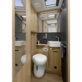 Hymer B-ML I 780 Motorhome - Bathroom 2