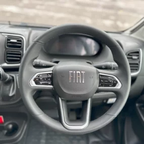 Hymer Grand Canyon Campervan 2611 - Cab Controls