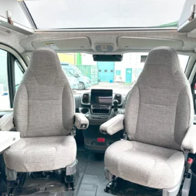 Hymer Grand Canyon Campervan 2611 - Cab Seats Swivel