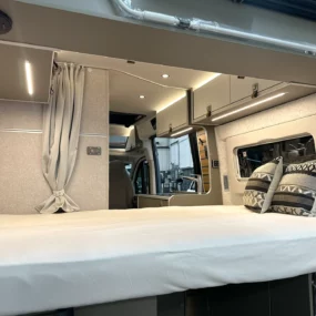 Hymer Ayres Rock Pop Top Transverse Rear Bed