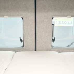 Hymer Yellowstone 640 Rear Windows