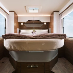Hymer B-ML I 790 Motorhome - Bedroom Bed High