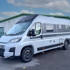 Hymer Yellowstone 640 Campervan 2620 - Exterior Front Left