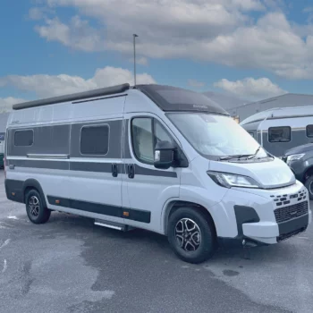 Hymer Yellowstone 640 Campervan 2620 - Exterior Front Right