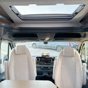 Hymer ML-T 570 Xperience Overhead Skylight