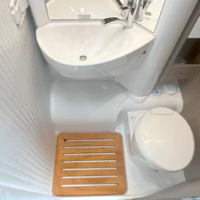 Carado V132 Pro Bathroom