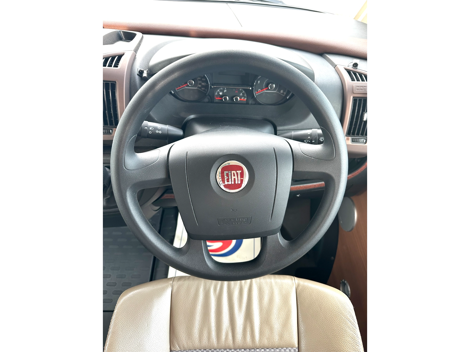 Carthago Chic C-Line I Motorhome - Cab Steering Wheel