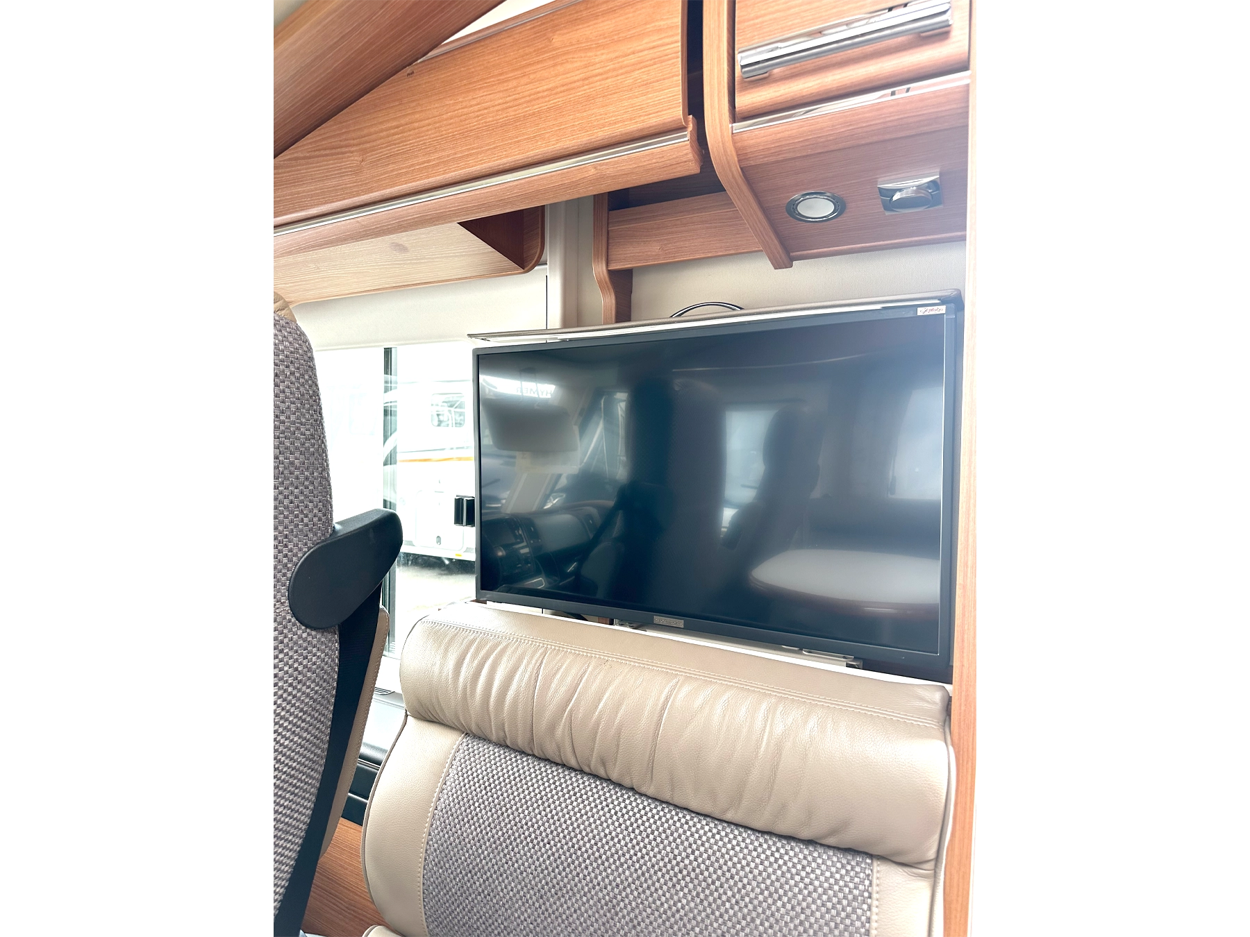 Carthago Chic C-Line I Motorhome - Lounge TV