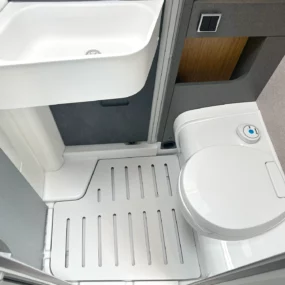 Hymer ML-T 570 Crossover 4X4 Bathroom