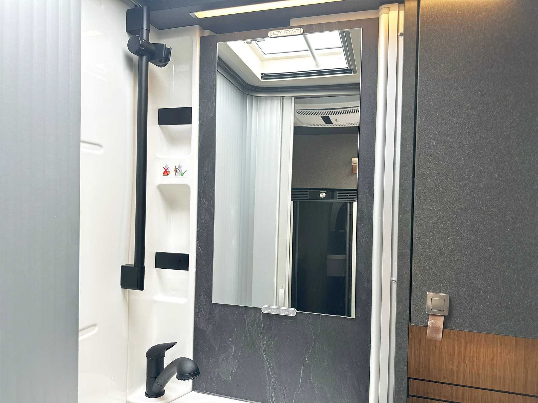 Hymer ML-T 570 Crossover 4X4 Bathroom Mirror