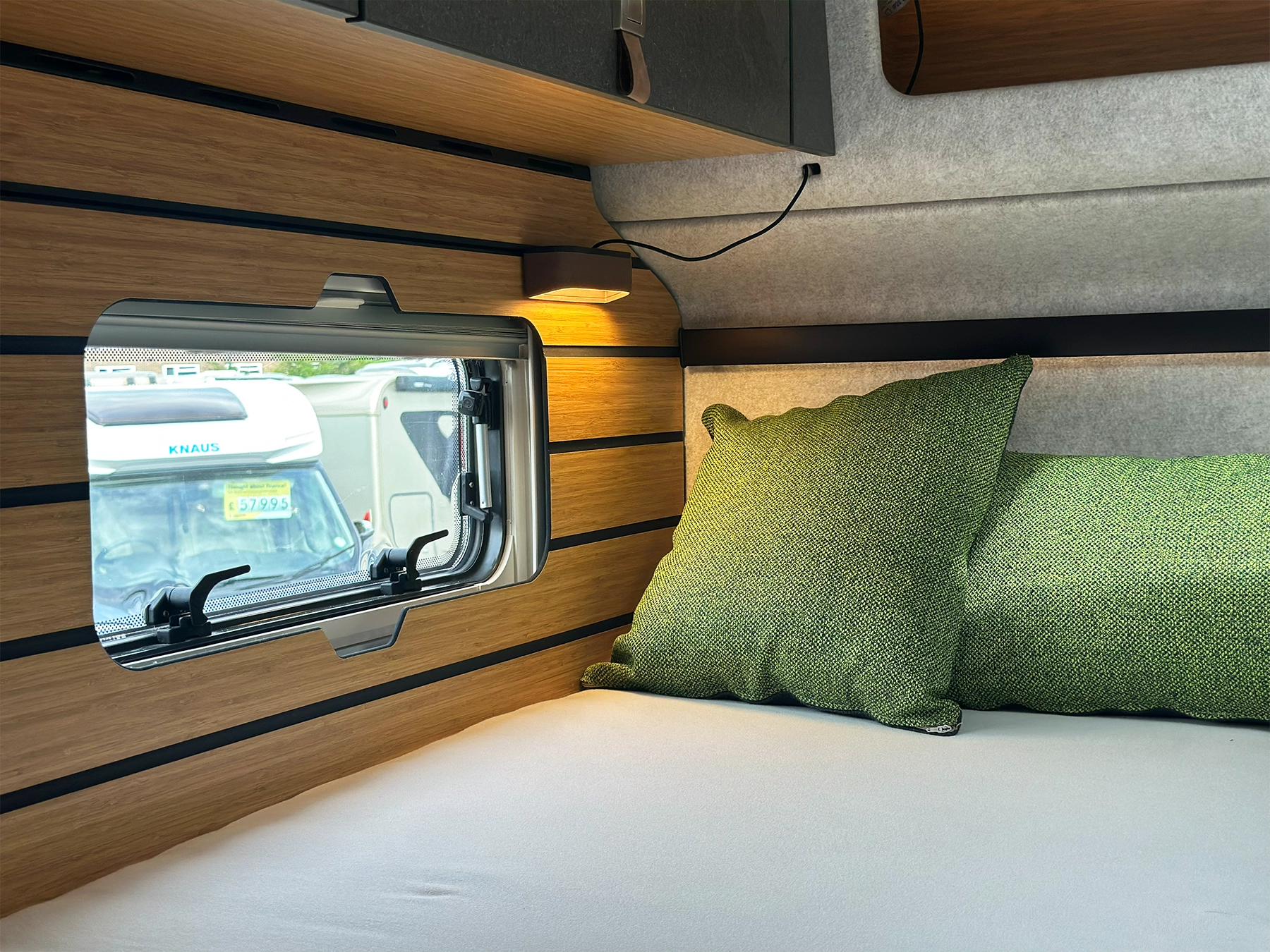 Hymer ML-T 570 Crossover 4X4 Bedroom Window