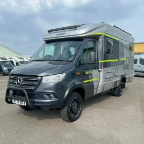 Hymer ML-T 570 Crossover 4X4 Exterior Front Right Side