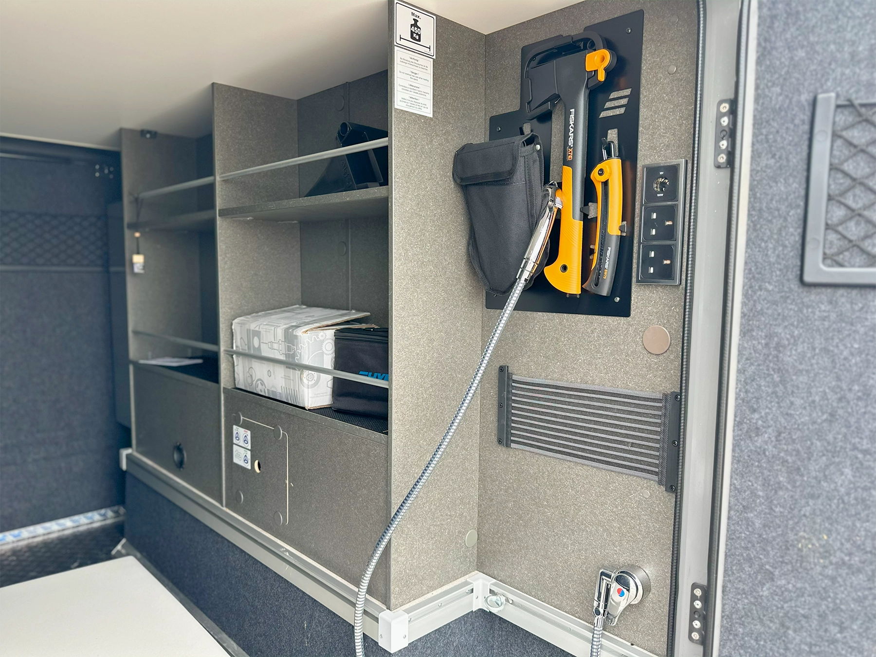 Hymer ML-T 570 Crossover 4X4 Exterior Garage Shower