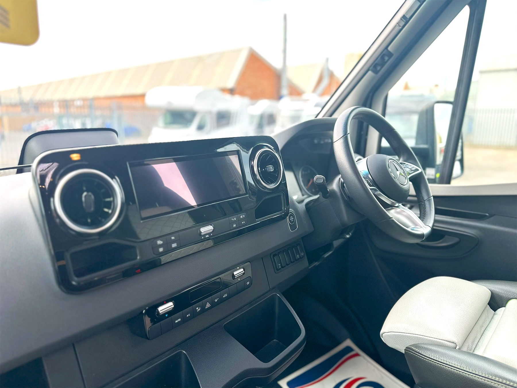 Hymer ML-T 570 Crossover 4X4 Head Unit