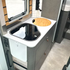 Hymer ML-T 570 Crossover 4X4 Kitchen Area