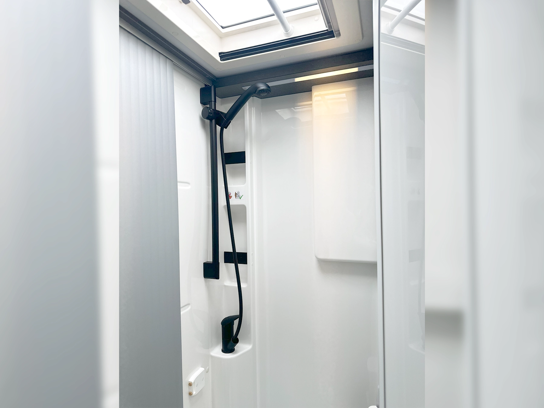 Hymer ML-T 570 Crossover 4X4 Shower
