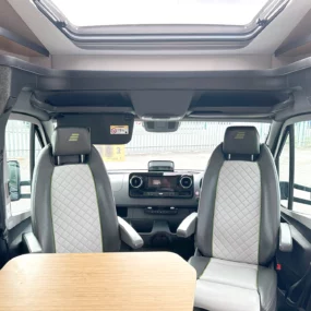 Hymer ML-T 570 Crossover 4X4 Swivel Cab Seats