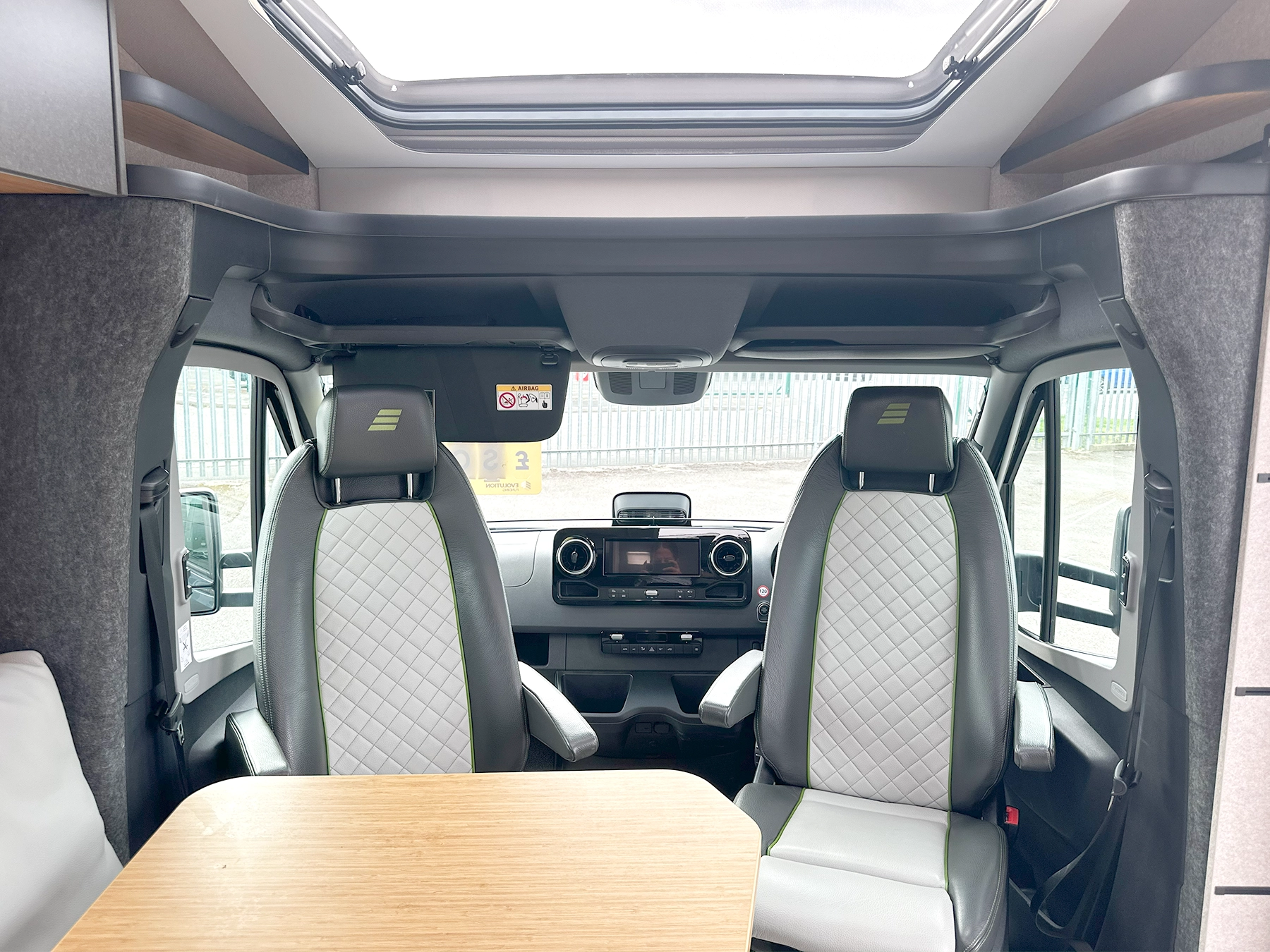 Hymer ML-T 570 Crossover 4X4 Swivel Cab Seats