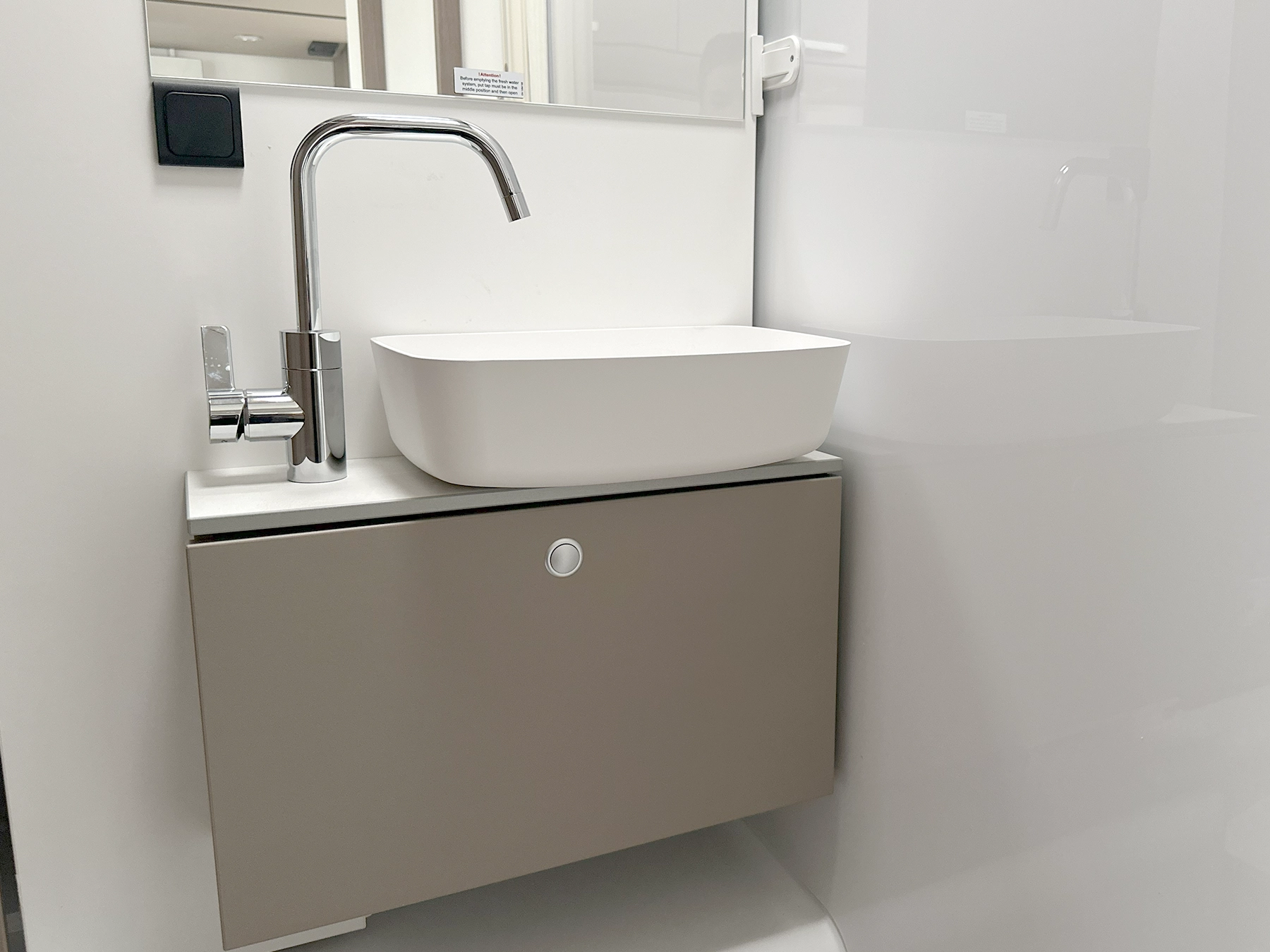 Carado T338 Bathroom Sink