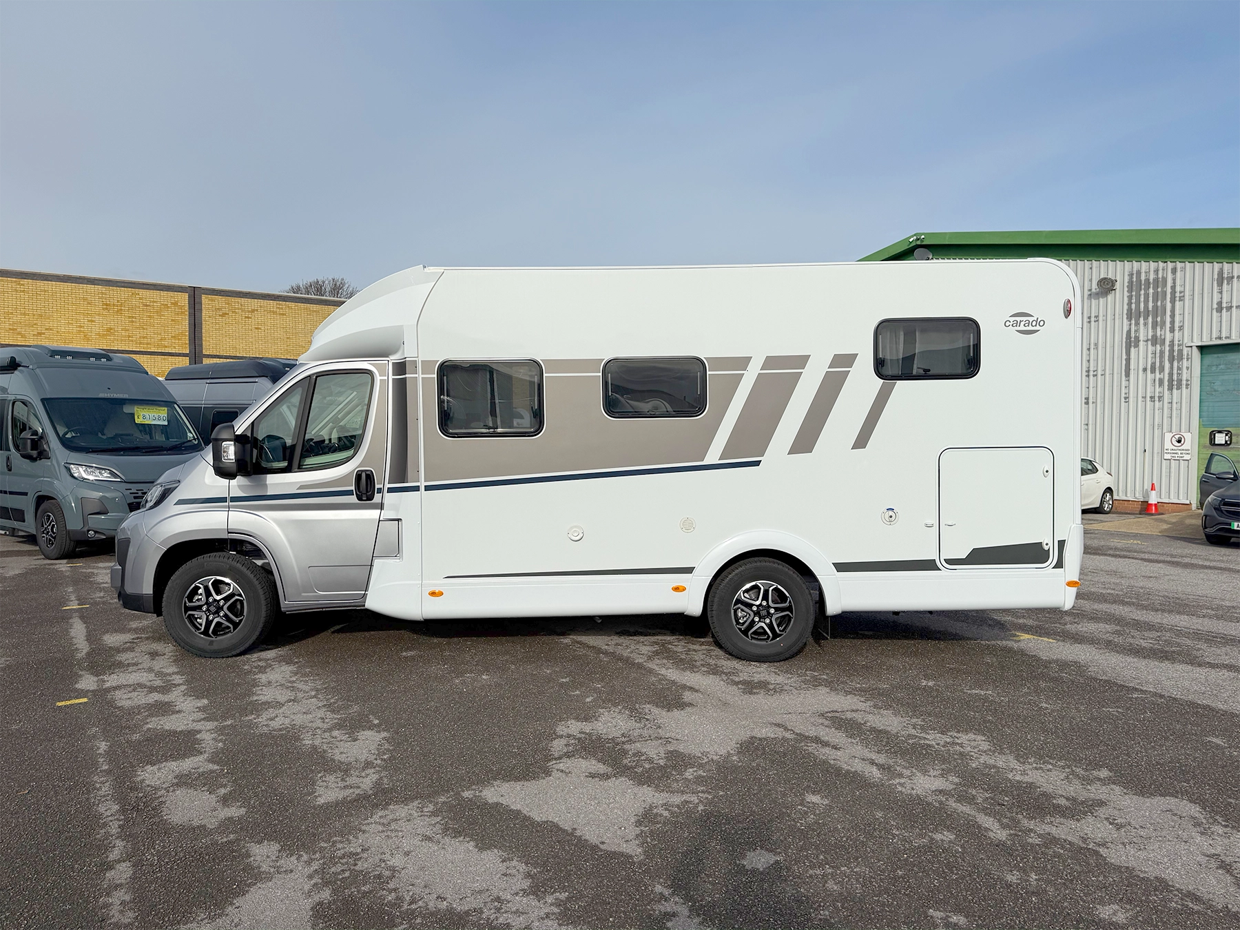 Carado T338 Pro Exterior Right Side