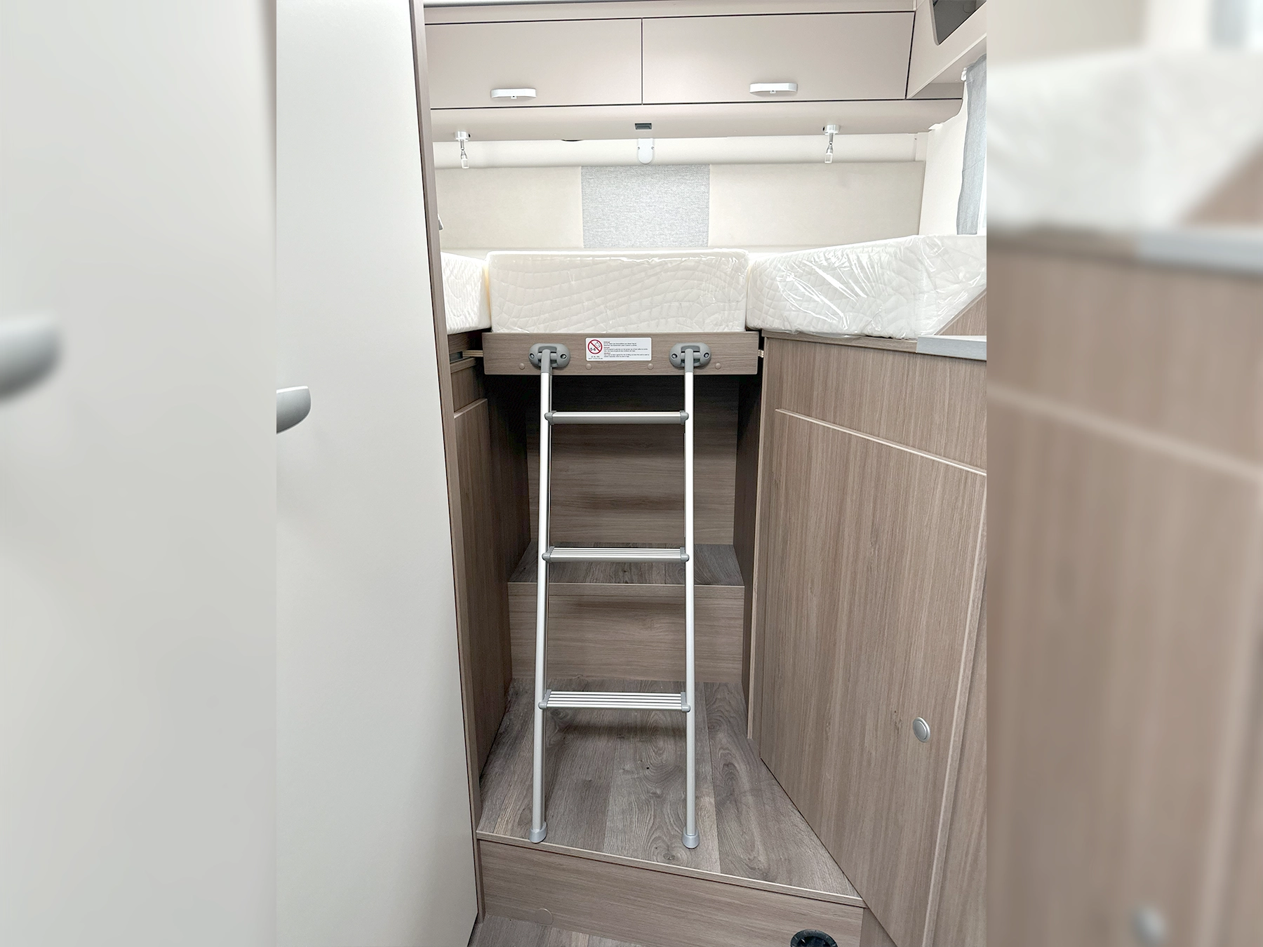 Carado T338 Pro Step Ladder