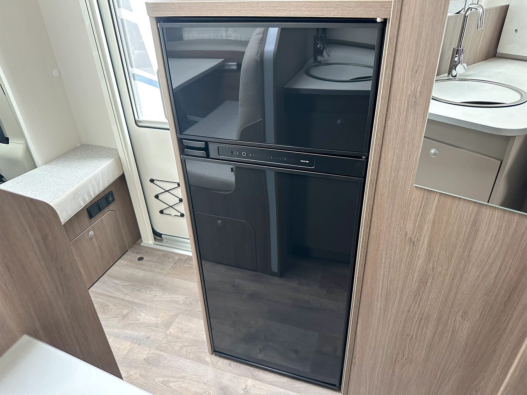 Carado T338 Pro Thetford Fridge Freezer