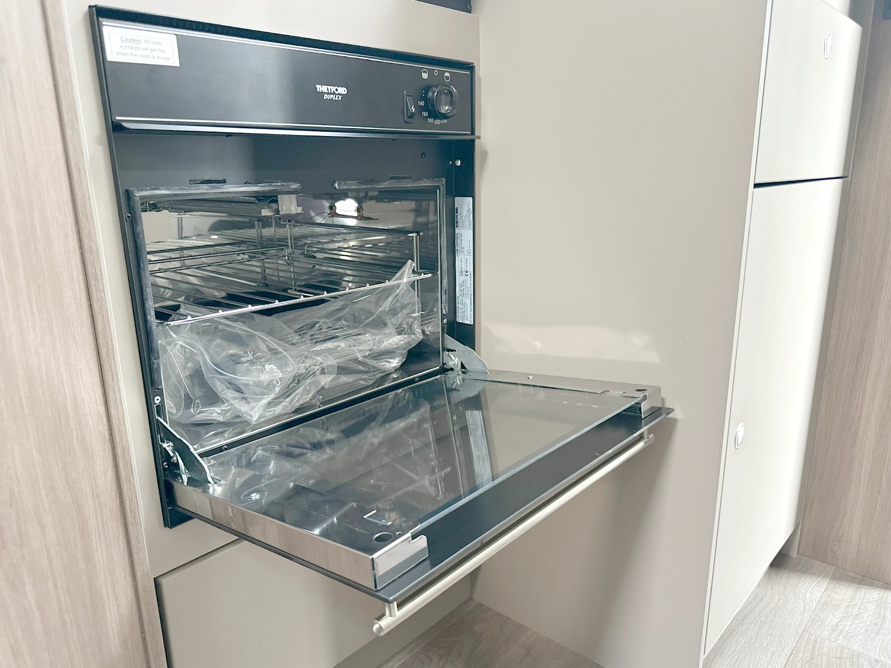 Carado T338 Pro Thetford Oven