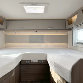 Carado T447 Pro + Twin Single Rear Beds