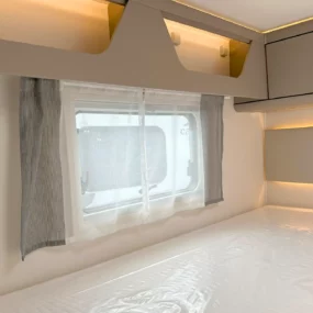 Carado T 457 Pro+ Bedroom Window