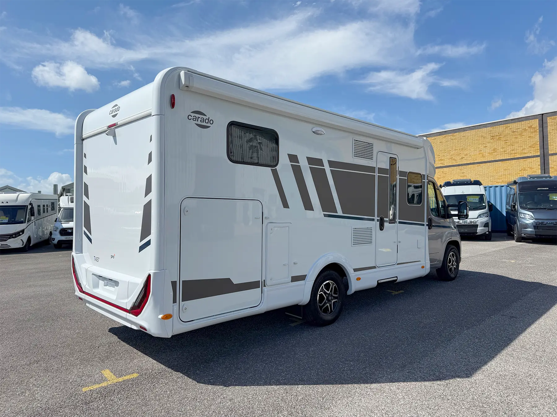 Carado T 457 Pro+ Exterior Rear Right