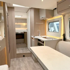 Carado T 457 Pro+ Interior