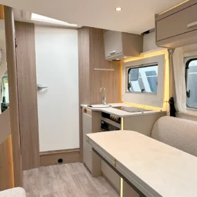 Carado T 457 Pro+ Interior with Door Closed