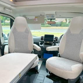 Carado T 457 Pro+ Swivel Cab Seats