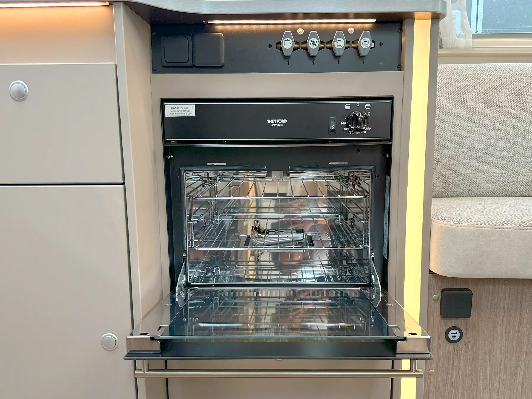 Carado T 457 Pro+ Thetford Oven