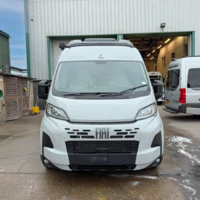 Carado CV600 Pro Pop-Top Exterior Front