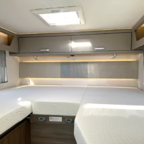 Carado T338 Pro Motorhome 7102 - Bedroom