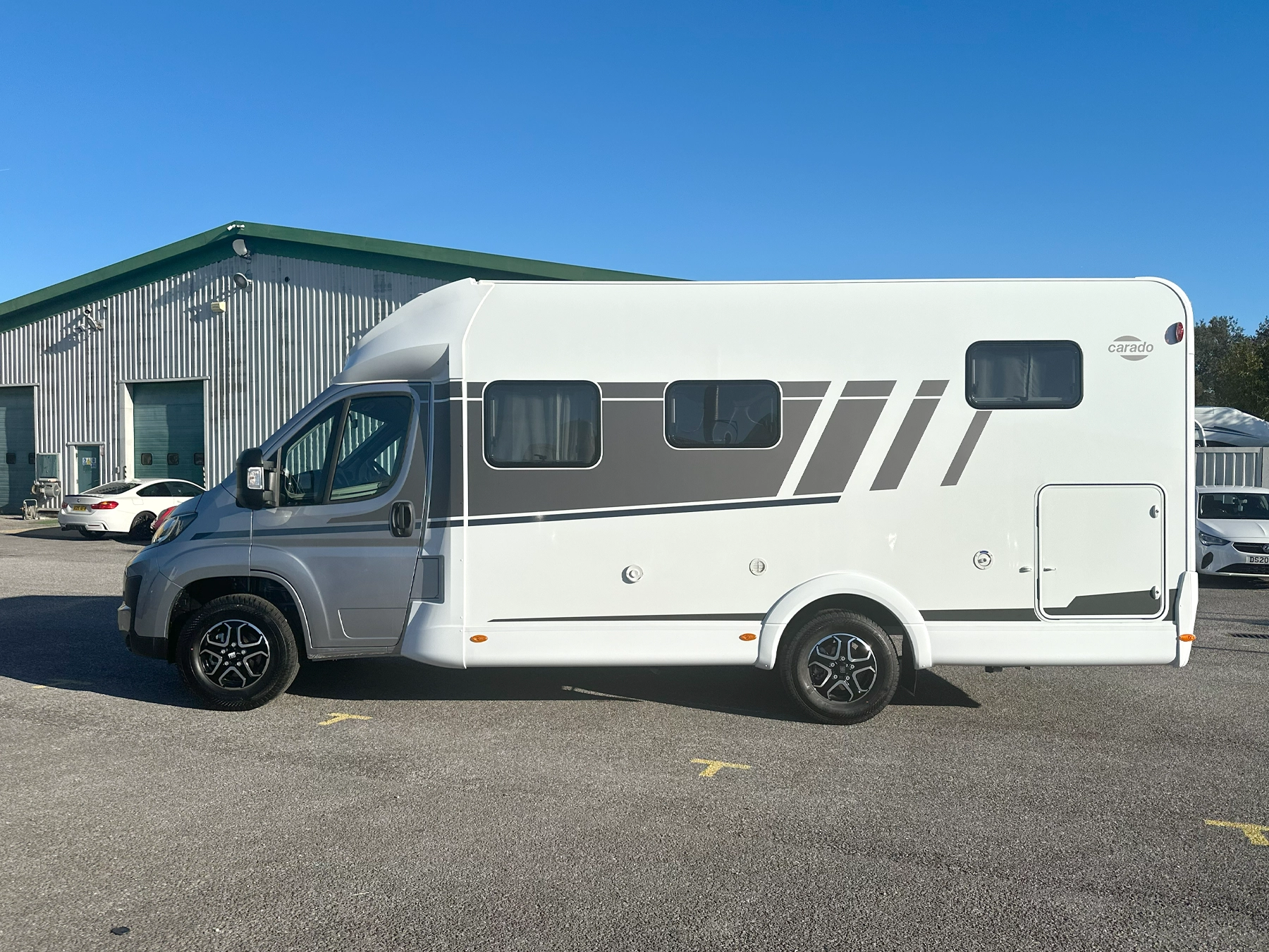 Carado T338 Pro Motorhome 7102 - Exterior Left